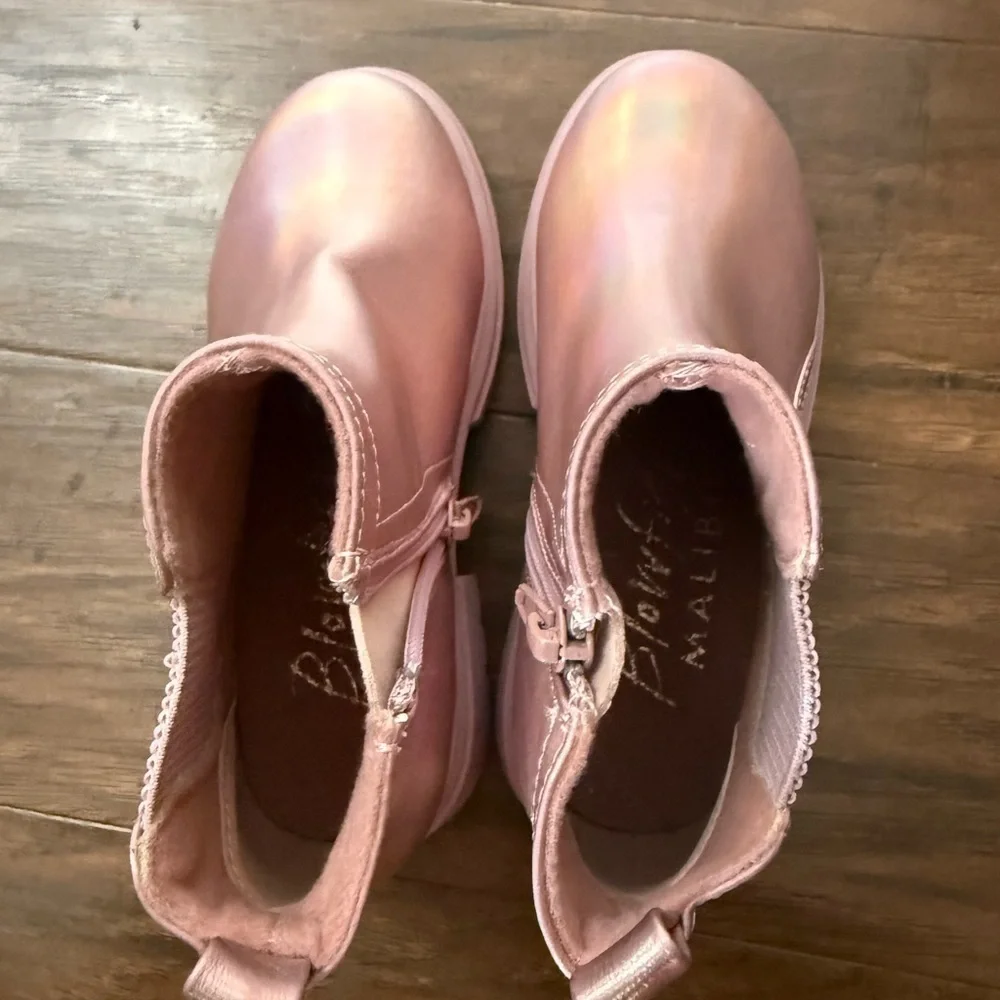 NWOT Blowfish Malibu Carousel Metallic Pink Ankle Boots-Size 11